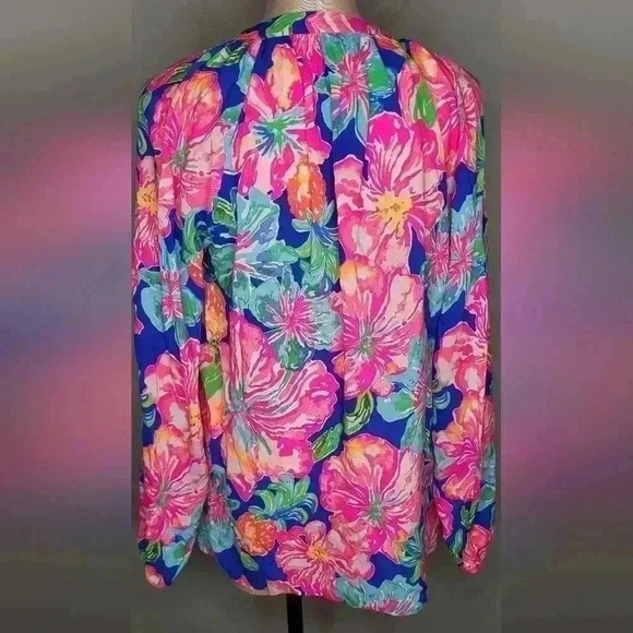 Lilly Pulitzer Martinique Jungle Utopia V Neck Top Size Medium - Picture 8 of 11